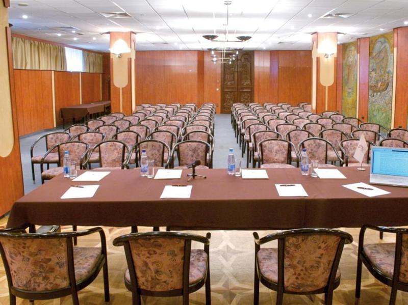 Premier Lybid Hotel 3*